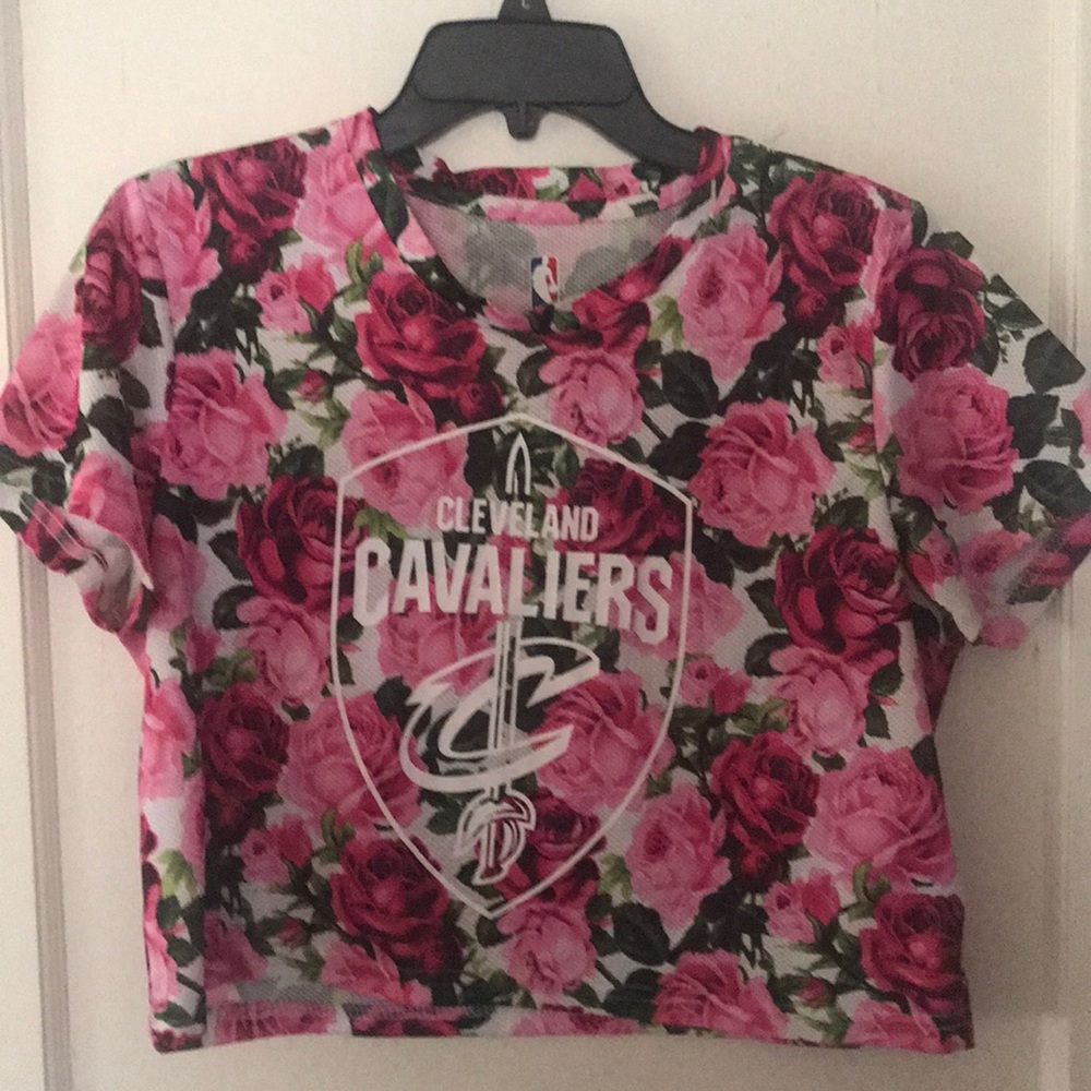 Floral Cleveland Cavaliers crop tee